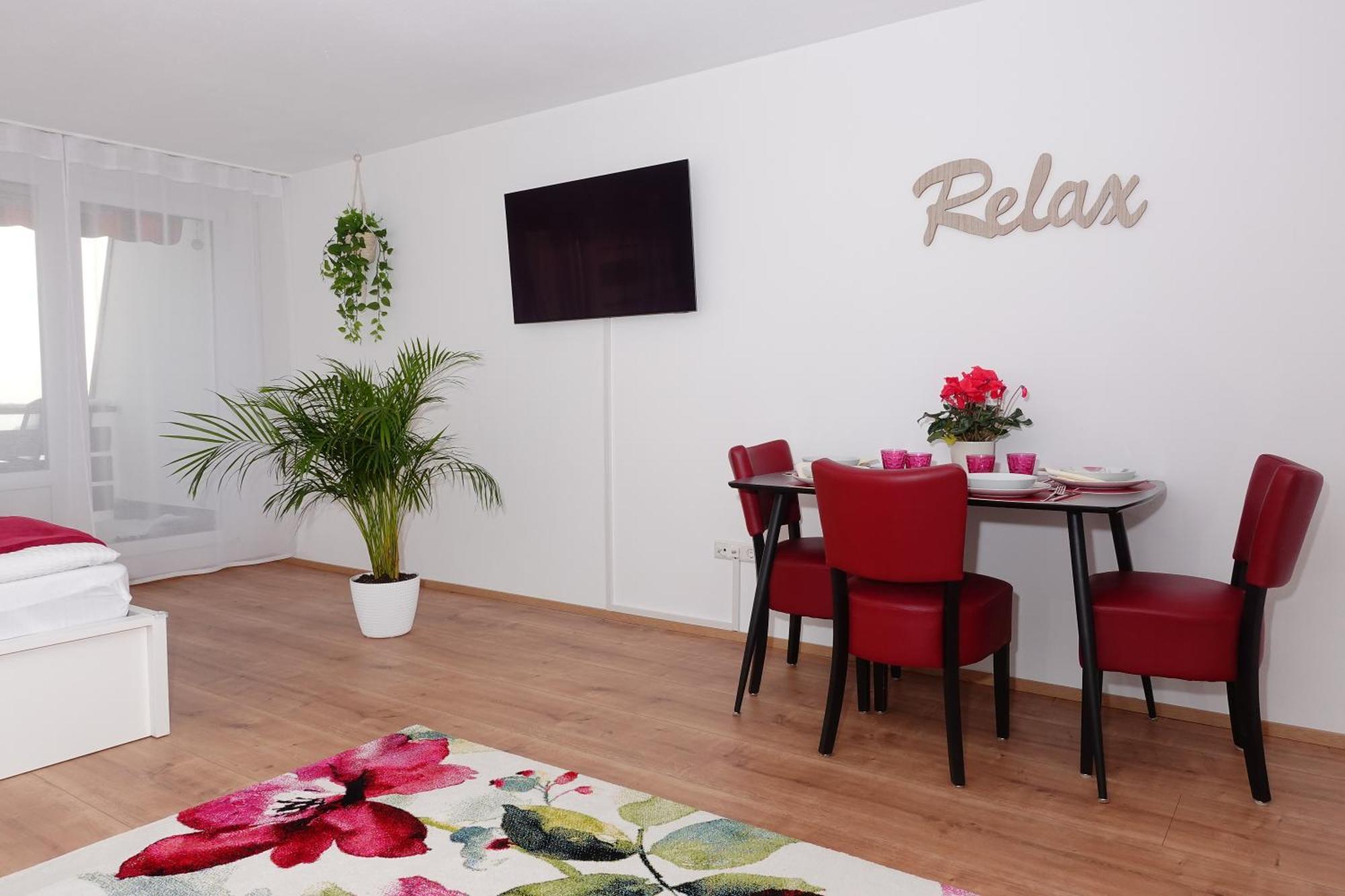 Relax-Red Mit Pool Und Sauna شايديغ المظهر الخارجي الصورة