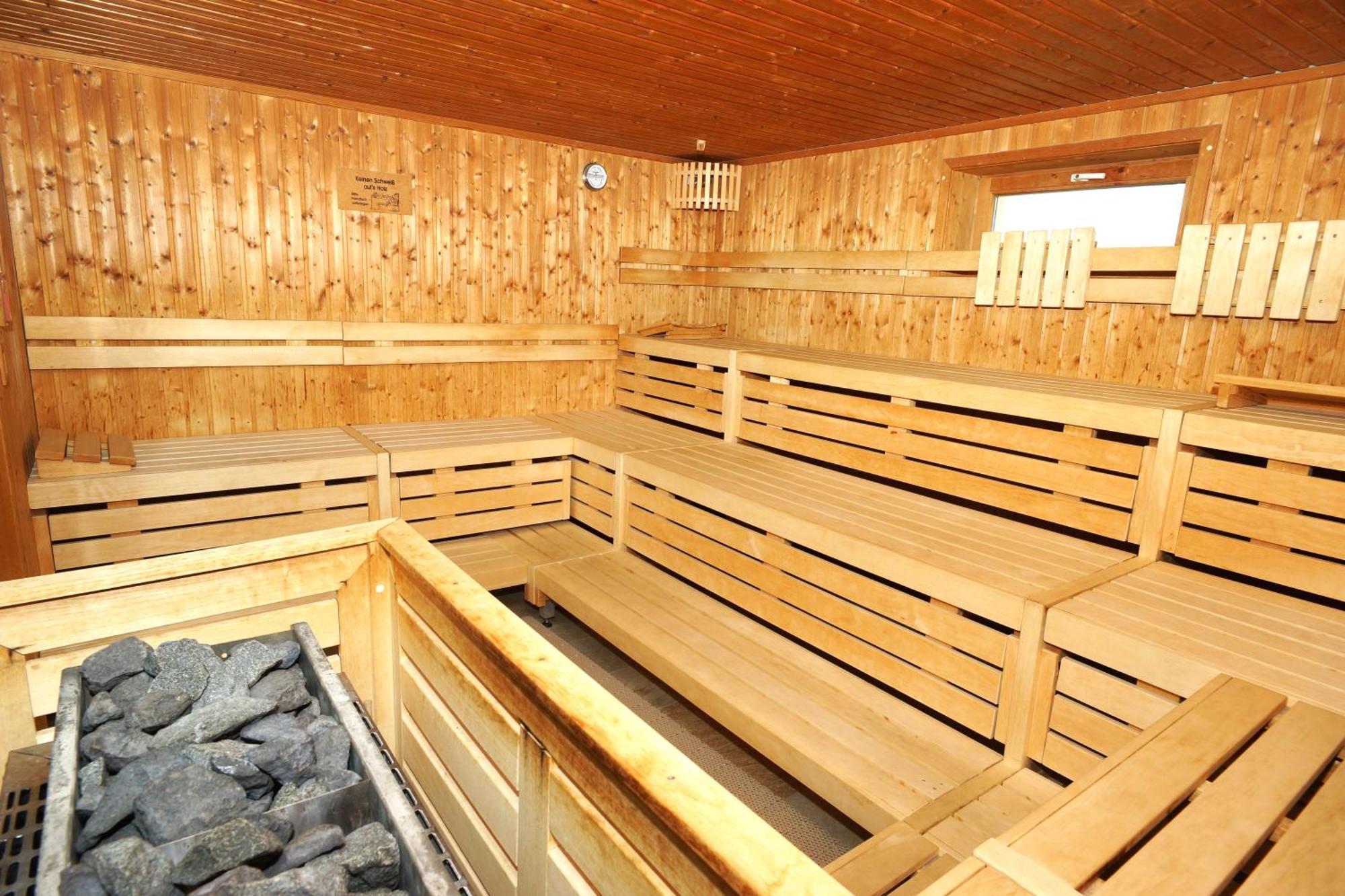 Relax-Red Mit Pool Und Sauna شايديغ المظهر الخارجي الصورة