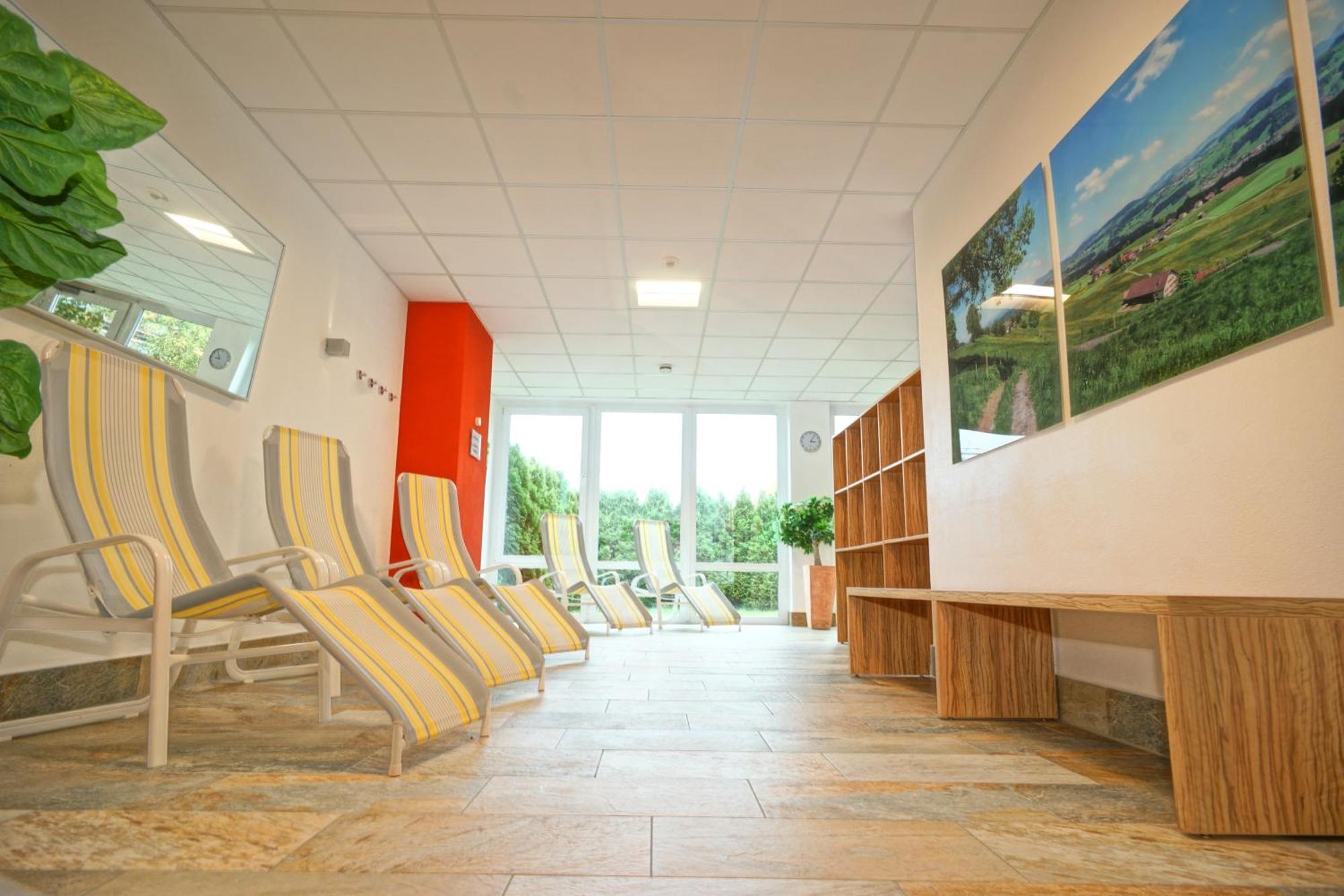 Relax-Red Mit Pool Und Sauna شايديغ المظهر الخارجي الصورة